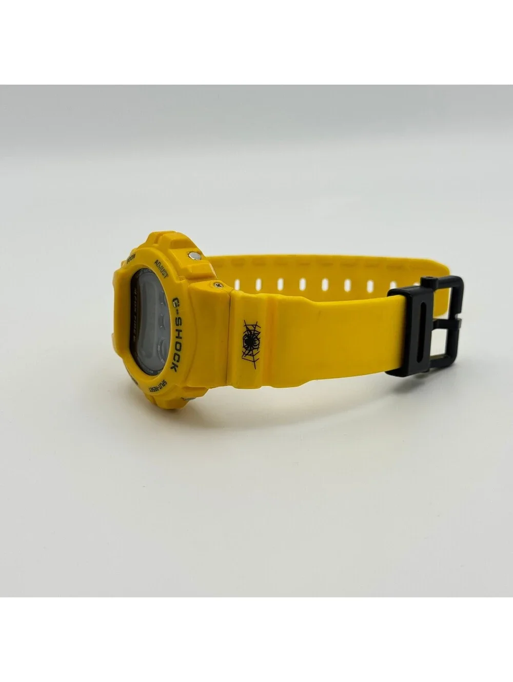 Yellow G Shock DW6900 Fox Fire Watch, Working